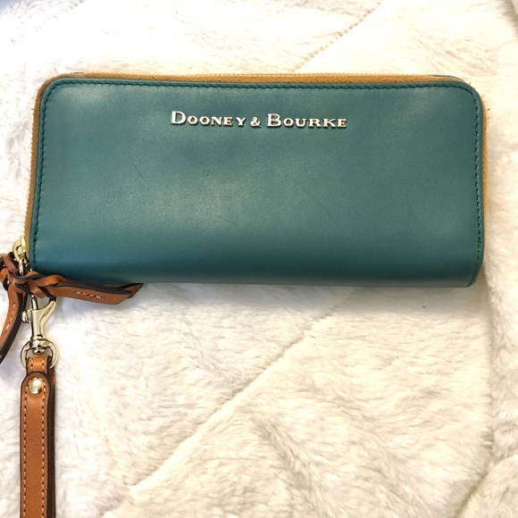 Dooney and Bourke Wallet - Picture 2 of 7